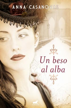 Cover of the book Un beso al alba by Núria Jorba