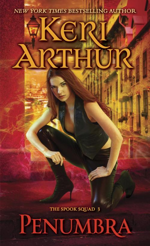 Cover of the book Penumbra by Keri Arthur, Random House Publishing Group