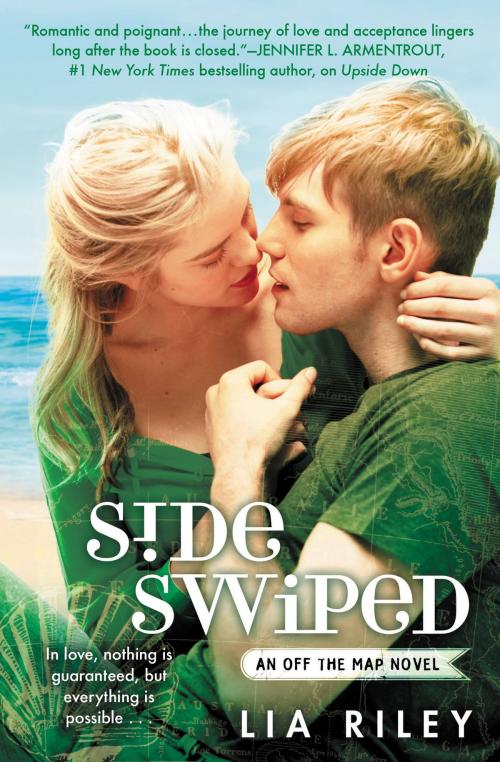 Cover of the book Sideswiped by Lia Riley, Grand Central Publishing