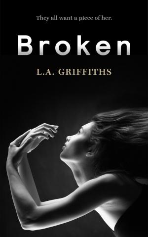 Book cover of Broken (The Siren Series #1)