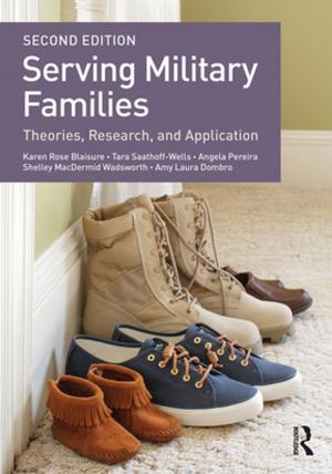 Book cover of Serving Military Families