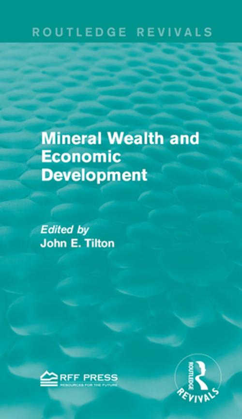 Cover of the book Mineral Wealth and Economic Development by , Taylor and Francis
