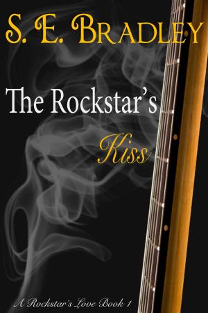 Cover of the book The Rockstar's Kiss by Amber Rogers