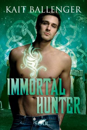 Book cover of Immortal Hunter