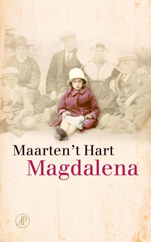Cover of the book Magdalena by Maarten 't Hart, Singel Uitgeverijen