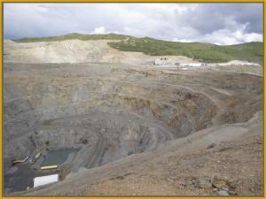 Cover of the book Aujourd’hui j’ai découvert Une mine de cuivre à ciel ouvert by Kelly Janzen, Heather Stannard