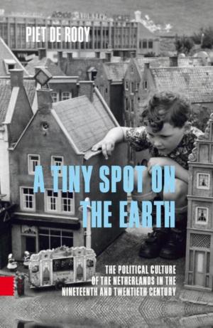 Cover of the book A tiny spot on the earth by Hans Luiten, Sven de Graaf