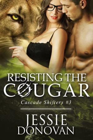 Cover of the book Resisting the Cougar by Amber Dawn