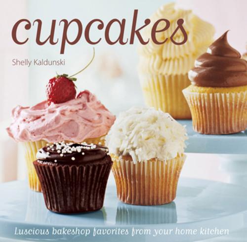 Cover of the book Cupcakes by Shelly Kaldunski, Weldon Owen