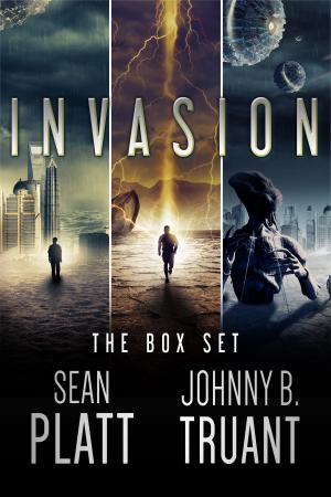 Cover of the book Alien Invasion Box Set by Johnny B. Truant