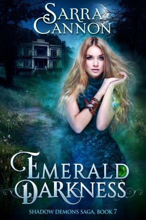 Cover of the book Emerald Darkness by Sarra Cannon
