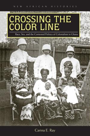 Cover of the book Crossing the Color Line by David Marburger, Karl Idsvoog
