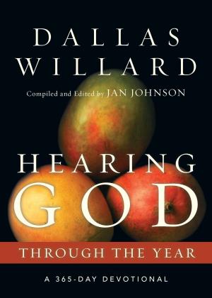 Cover of the book Hearing God Through the Year by John Stott