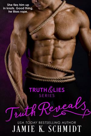 Cover of the book Truth Reveals by Rachael Herron, Juliet Blackwell, Sophie Littlefield