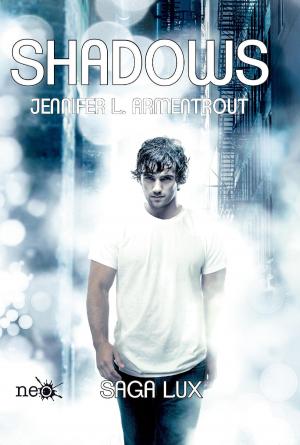 Cover of the book Shadows (Precuela Saga LUX) by Jennifer L. Armentrout