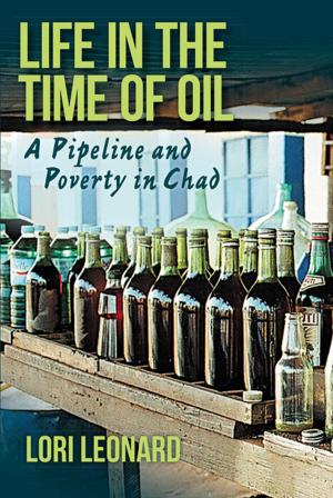Cover of the book Life in the Time of Oil by David Farrell Krell