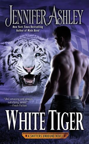 Cover of the book White Tiger by Laurell K. Hamilton, Charlaine Harris, MaryJanice Davidson, Angela Knight, Vickie Taylor
