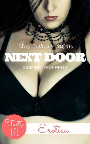 Book cover of The Curvy Mom Next Door