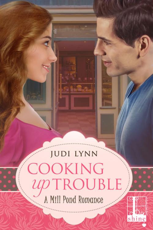 Cover of the book Cooking up Trouble by Judi Lynn, Lyrical Press