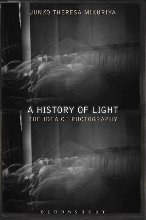 Cover of the book A History of Light by Simon Dodsworth, Stephen Anderson