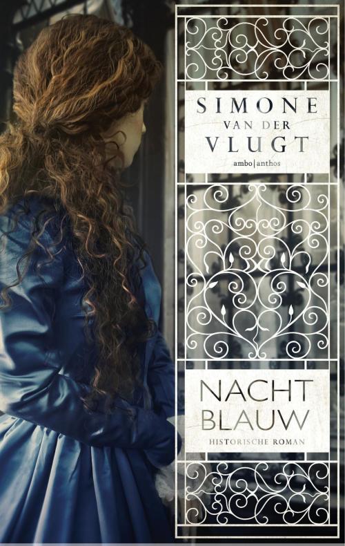 Cover of the book Nachtblauw by Simone van der Vlugt, Ambo/Anthos B.V.