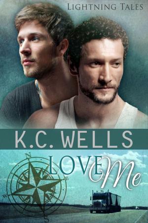 Cover of the book Love Me by Brenna Lyons