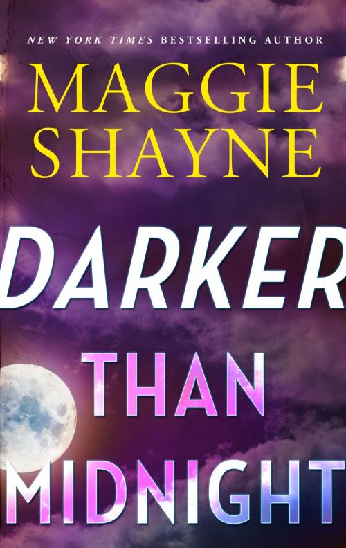 Cover of the book Darker Than Midnight by Maggie Shayne, MIRA Books