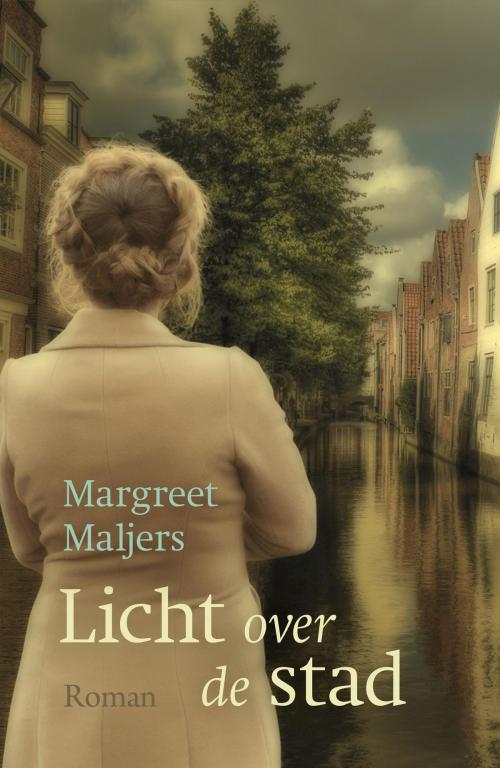 Cover of the book Licht over de stad by Margreet Maljers, VBK Media