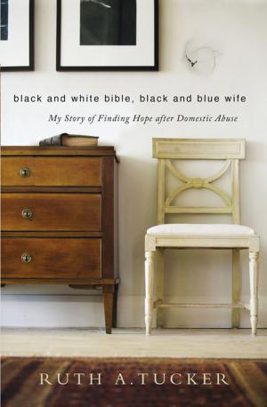 Book cover of Black and White Bible, Black and Blue Wife
