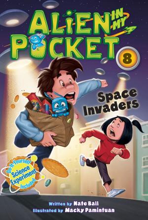 Cover of the book Alien in My Pocket #8: Space Invaders by Ian Nathan