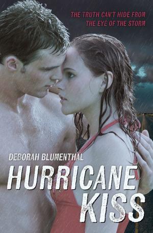 Cover of the book Hurricane Kiss by Nancy Churnin, Jez Tuya