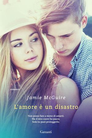 Cover of the book L'amore è un disastro by Luca Crovi