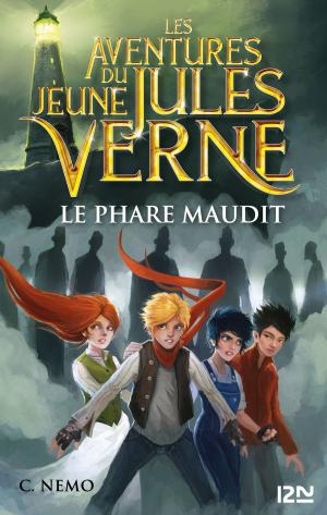 Book cover of Les Aventures du Jeune Jules Verne - tome 2 : Le phare maudit