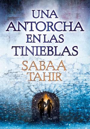 Cover of the book Una antorcha en las tinieblas (Una llama entre cenizas 2) by Katie Flynn