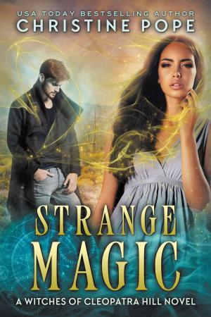 Cover of the book Strange Magic by Patti O'Shea