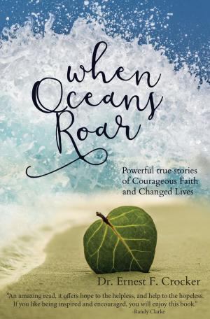 Cover of the book When Oceans Roar by Naomi Reed