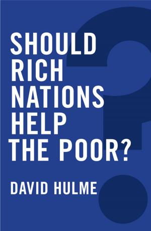 Cover of the book Should Rich Nations Help the Poor? by Frances Hesselbein