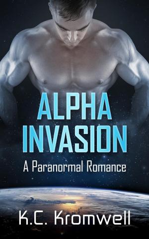 Cover of the book Alpha Invasion by Eva Grace