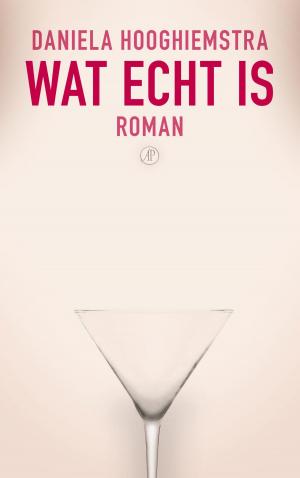 Cover of the book Wat echt is by Maarten 't Hart