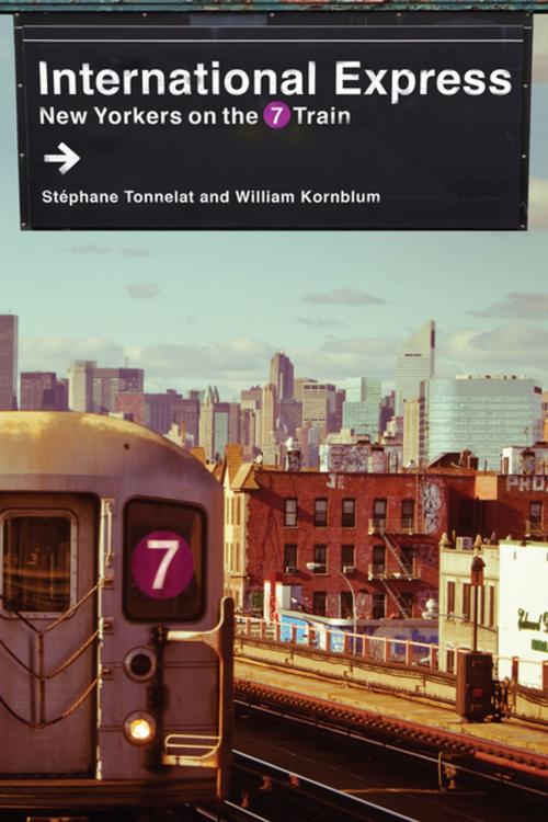 Cover of the book International Express by Stéphane Tonnelat, William Kornblum, Columbia University Press