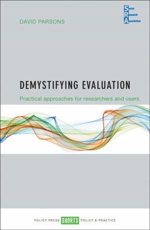 Book cover of Demystifying evaluation