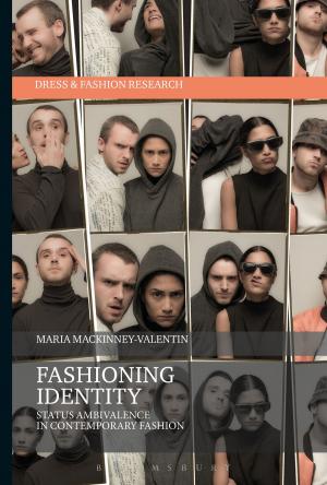 Cover of the book Fashioning Identity by Rodrigo Pérez de Arce