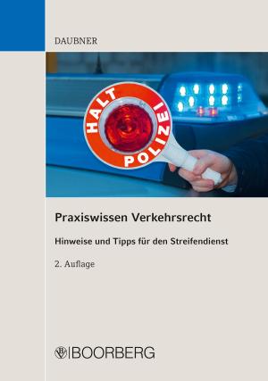 Book cover of Praxiswissen Verkehrsrecht