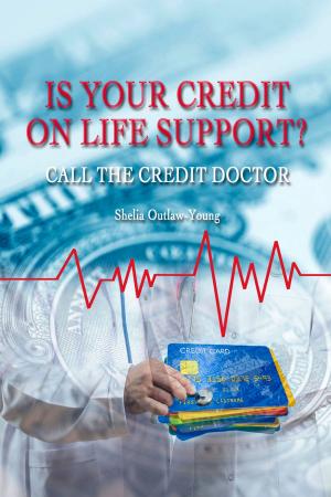 Cover of the book Is Your Credit On Life Support? by Larry King, Bill Gilbert