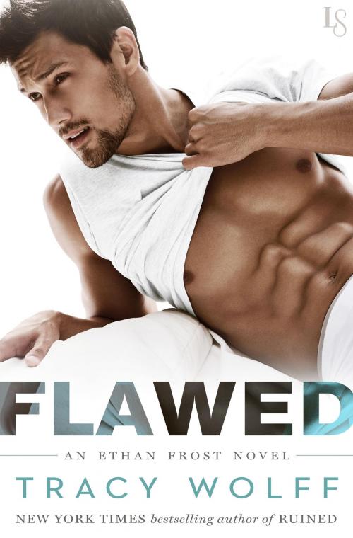 Cover of the book Flawed by Tracy Wolff, Random House Publishing Group