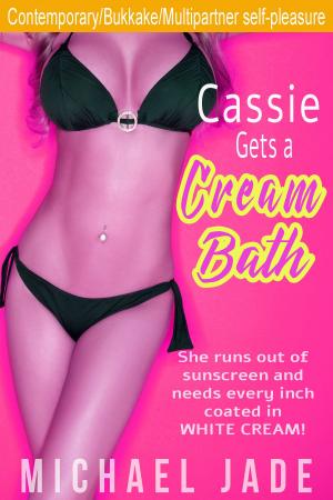 Book cover of Cassie Gets a Cream Bath