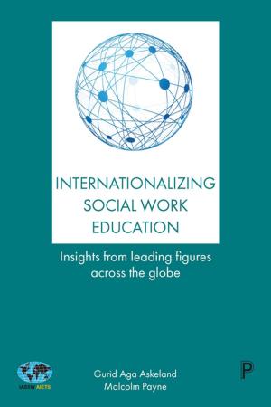 Cover of the book Internationalizing social work education by Morphet, Janice