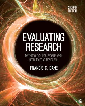 Book cover of Evaluating Research
