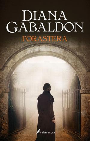 Cover of Forastera by Diana Gabaldon, Ediciones Salamandra