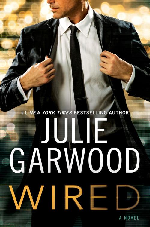 Cover of the book Wired by Julie Garwood, Penguin Publishing Group